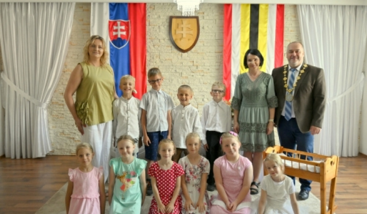 3. fotografia fotogalérie Jubilanti a uvítanie detičiek do života - foto