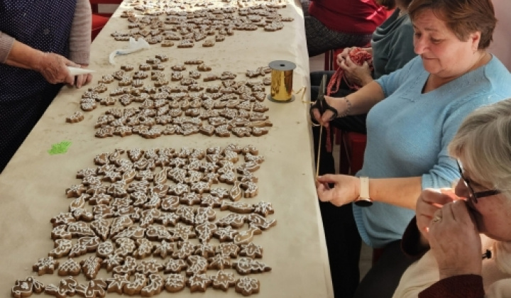 5. fotografia fotogalérie Pečenie medovníčkov - foto