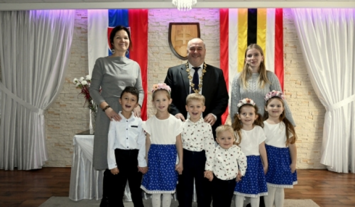 1. fotografia fotogalérie Jubilanti a uvítanie detičiek do života - foto