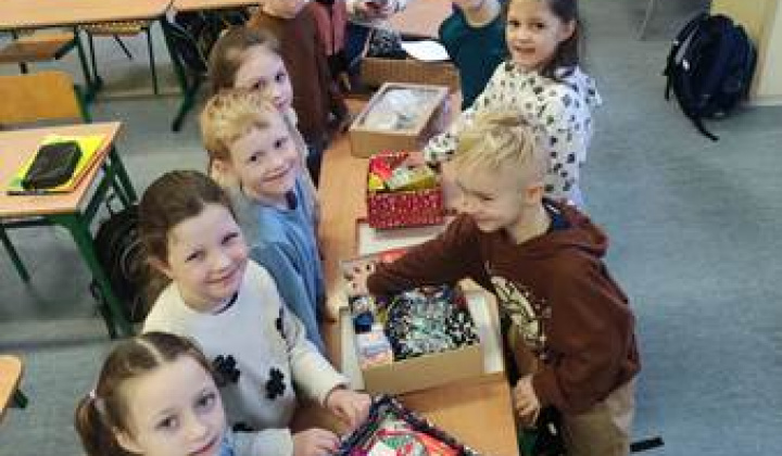 6. fotografia fotogalérie „Koľko lásky sa zmestí do krabice od topánok“ - foto