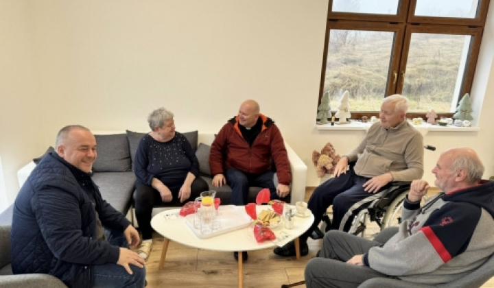 10. fotografia fotogalérie „Koľko lásky sa zmestí do krabice od topánok“ - foto