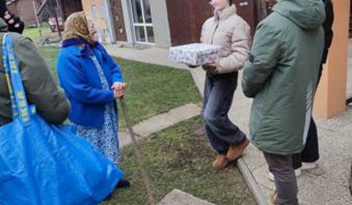 11. fotografia fotogalérie „Koľko lásky sa zmestí do krabice od topánok“ - foto