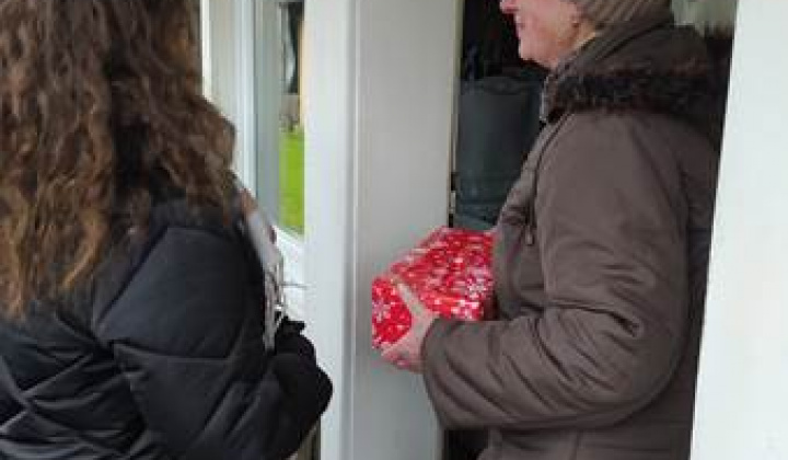 16. fotografia fotogalérie „Koľko lásky sa zmestí do krabice od topánok“ - foto