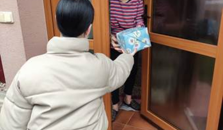 17. fotografia fotogalérie „Koľko lásky sa zmestí do krabice od topánok“ - foto