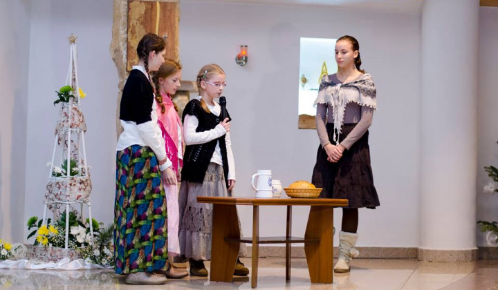 10. fotografia fotogalérie Cirkev / Jasličková pobožnosť 2014 - foto