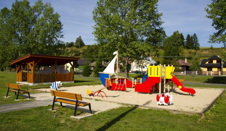 2. fotografia fotogalérie Projekty / Zrevitalizovanie oddychovej zóny v obci Plavnica - foto