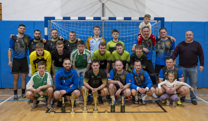 6. fotografia fotogalérie Aktuality / 4. ročník futsalového turnaja DHZ o pohár starostu obce - foto