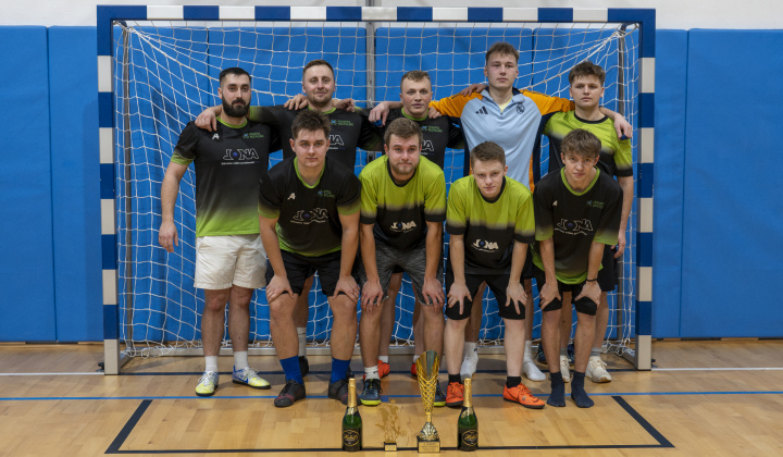 10. fotografia fotogalérie Aktuality / 4. ročník futsalového turnaja DHZ o pohár starostu obce - foto