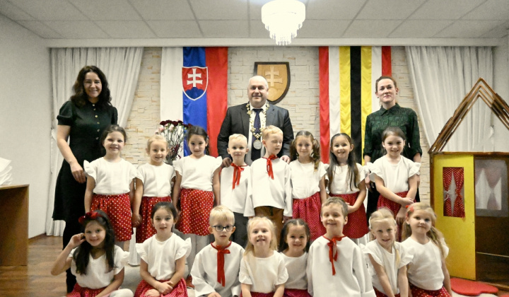 2. fotografia fotogalérie Aktuality / Jubilanti a uvítanie detičiek do života - foto