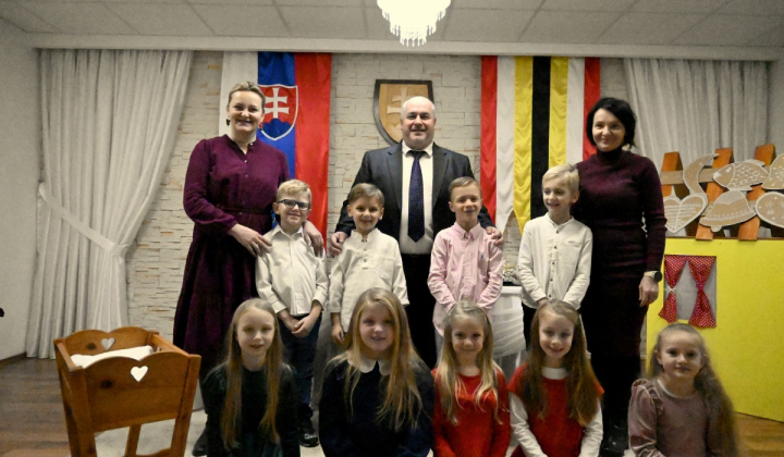 4. fotografia fotogalérie Aktuality / Jubilanti a uvítanie detičiek do života - foto