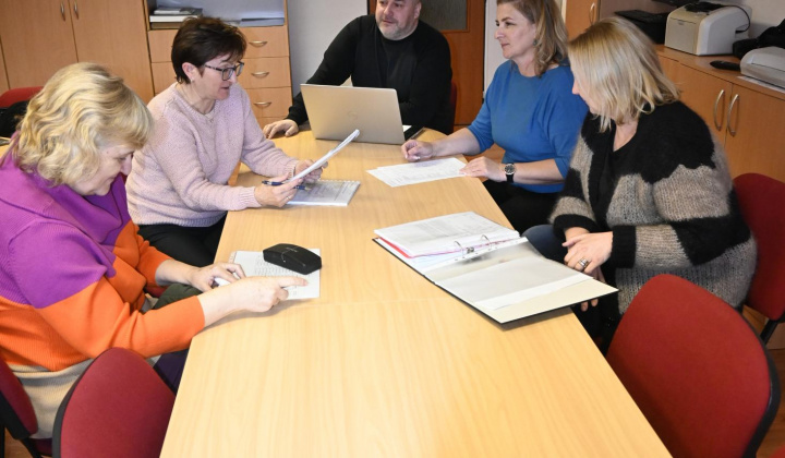 1. fotografia fotogalérie Aktuality / Spoločný školský úrad v Plavnici - pracovné stretnutie - foto