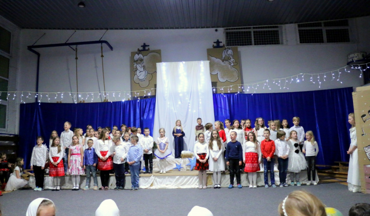 4. fotografia fotogalérie Aktuality / Vianočné vystúpenie - foto