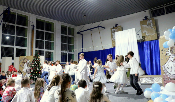 8. fotografia fotogalérie Aktuality / Vianočné vystúpenie - foto