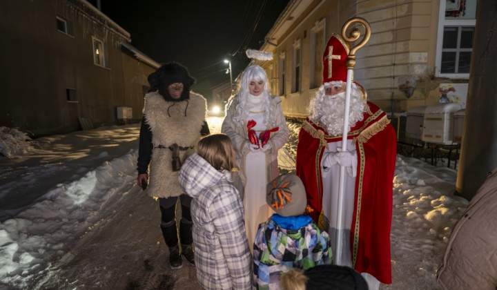 34. fotografia fotogalérie Aktuality / Mikuláš v Plavnici - foto