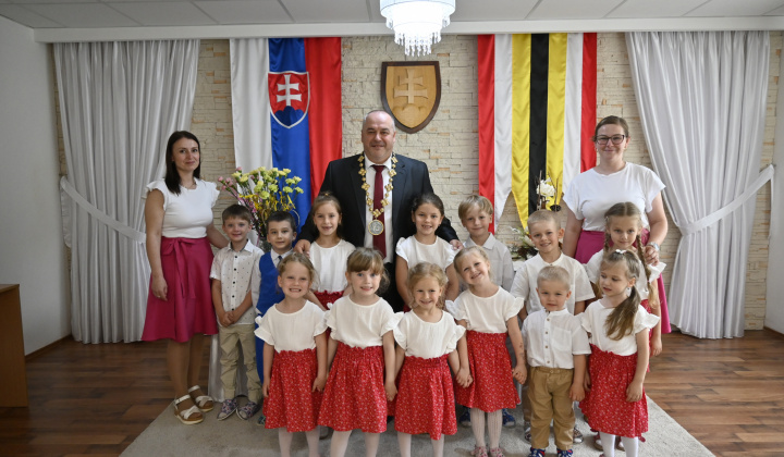 1. fotografia fotogalérie Aktuality / Jubilanti a uvítanie detičiek do života  - foto