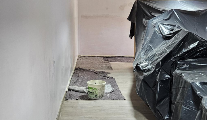 1. fotografia fotogalérie Obecný podnik – Maľovanie priestorov JDS