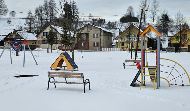2. fotografia fotogalérie Obecný podnik – Detské inkluzívne ihrisko v obci Plavnica