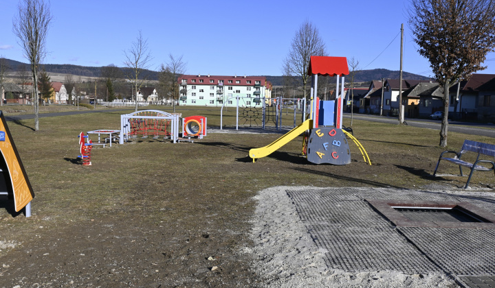 3. fotografia fotogalérie Obecný podnik – Detské inkluzívne ihrisko v obci Plavnica