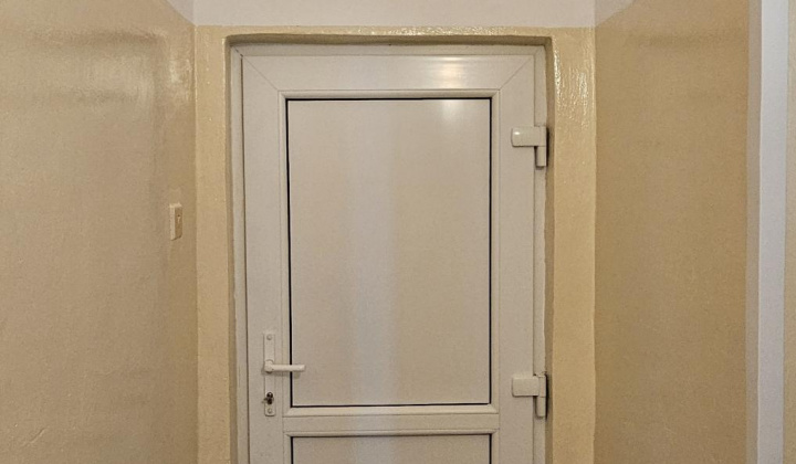 12. fotografia fotogalérie Obecný podnik – Oprava a výmena podlahy v materskej škole Plavnica