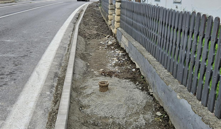 6. fotografia fotogalérie Obecný podnik – Rekonštrukcia spevnenej plochy - chodníka v časti obce Plavnica
