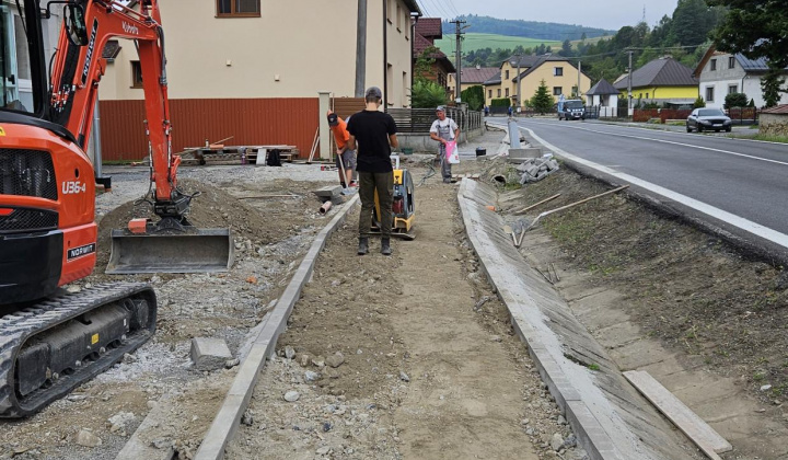 8. fotografia fotogalérie Obecný podnik – Rekonštrukcia spevnenej plochy - chodníka v časti obce Plavnica