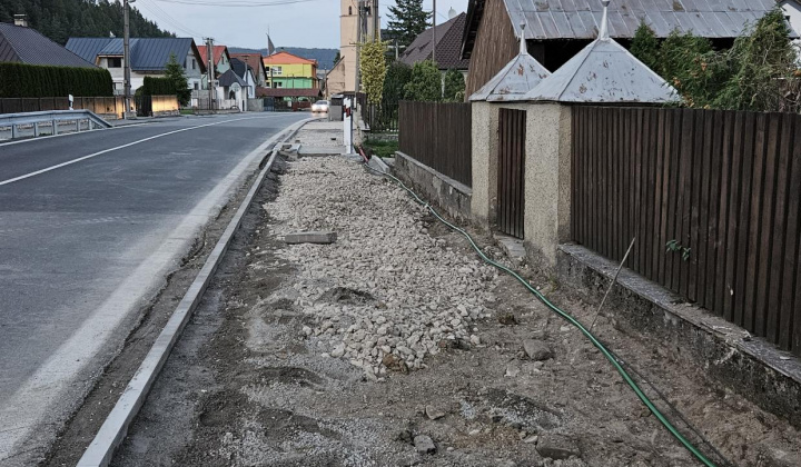 11. fotografia fotogalérie Obecný podnik – Rekonštrukcia spevnenej plochy - chodníka v časti obce Plavnica