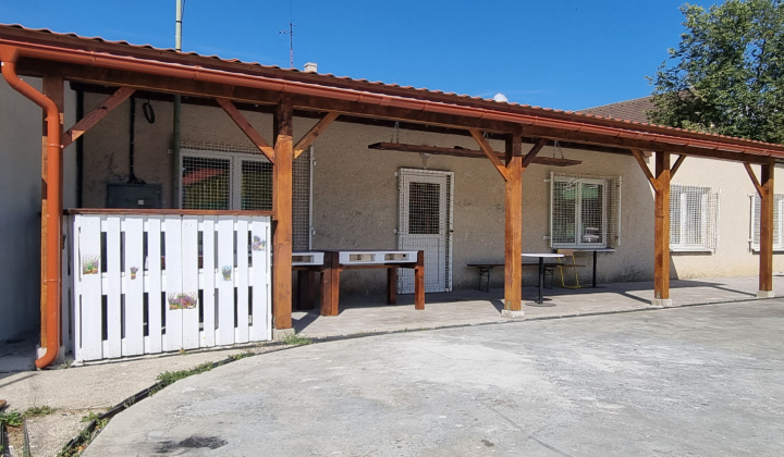 4. fotografia fotogalérie Obecný podnik – Prístrešok budovy pre kultúrne účely