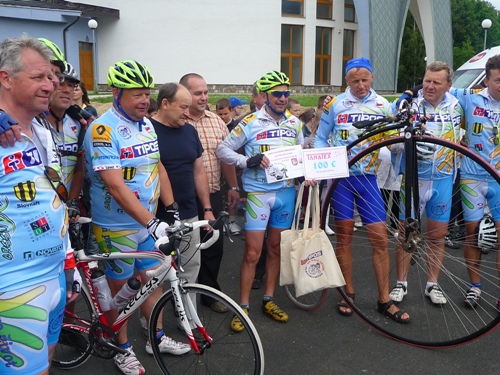 201206060836410.p1150412